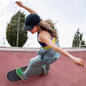JBL Wave Flex, Écouteurs Intra-Auriculaires Sans Fil, Resistance à l&apos;Eau IP54 et IPX2, Technologie TalkThru et AmbientAware, Autonomie de 32 heures, en Noir