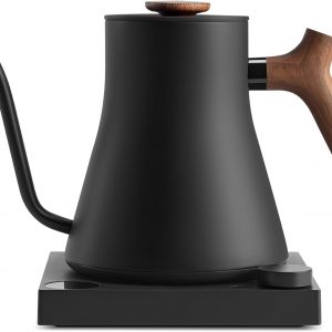 Bouilloire électrique à col de cygne Fellow Stagg EKG - Bouilloire pour café et thé, Acier inoxydable, Chauffage rapide, Vert fumé avec poignée en bois d&amp;apos;érable, 0,9 litre