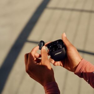 Bose Nouveauté QuietComfort Ultra Écouteurs 2e génération, écouteurs sans Fil à réduction de Bruit, Jusqu’à 6 Heures d’autonomie, Indice de Protection IPx4, Son immersif, Basses Profondes, Noir