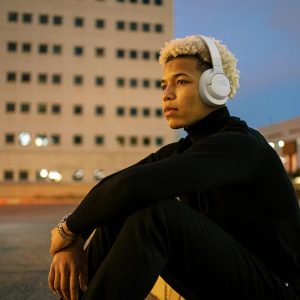 JBL Tune 720BT, casque audio sans fil, léger et confortable, Bluetooth 5.3, autonomie jusqu&amp;apos;à 76 h, charge rapide, son JBL Pure Bass, noir